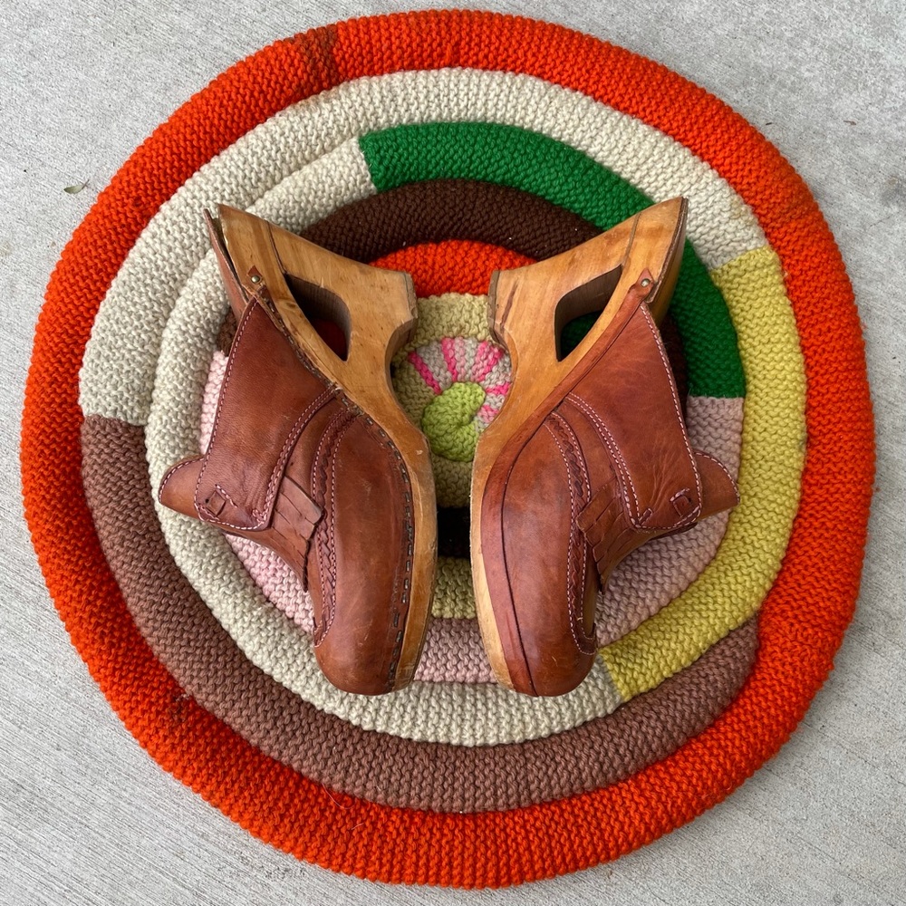 1960’s Kiltie Leather Cut-Out Mules~ - Picture 4 of 6